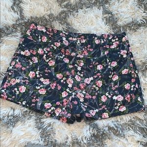 West 36 blue w/pink flower 🌸 design cute shorts.